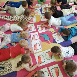 Realizacja projektu „Odkrywamy Polskę z Polinką”.